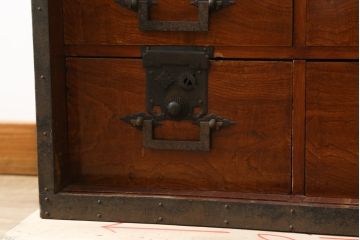 和製アンティーク　明治期　完全オリジナル品　総欅(ケヤキ)材　歴史を感じる酒田船箪笥(帳箱型、帳場箪笥、和タンス、舟箪笥、小箪笥、小物収納、収納箪笥、引き出し)(R-083108)