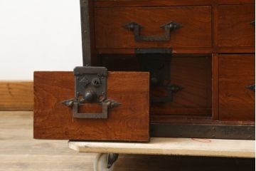 和製アンティーク　明治期　完全オリジナル品　総欅(ケヤキ)材　歴史を感じる酒田船箪笥(帳箱型、帳場箪笥、和タンス、舟箪笥、小箪笥、小物収納、収納箪笥、引き出し)(R-083108)