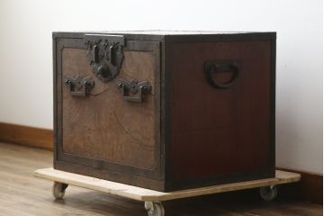 和製アンティーク　明治期　完全オリジナル品　総欅(ケヤキ)材　歴史を感じる酒田船箪笥(帳箱型、帳場箪笥、和タンス、舟箪笥、小箪笥、小物収納、収納箪笥、引き出し)(R-083108)
