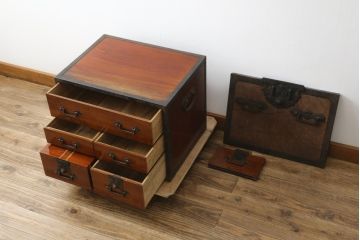和製アンティーク　明治期　完全オリジナル品　総欅(ケヤキ)材　歴史を感じる酒田船箪笥(帳箱型、帳場箪笥、和タンス、舟箪笥、小箪笥、小物収納、収納箪笥、引き出し)(R-083108)
