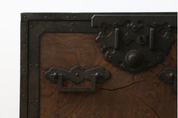 和製アンティーク　明治期　完全オリジナル品　総欅(ケヤキ)材　歴史を感じる酒田船箪笥(帳箱型、帳場箪笥、和タンス、舟箪笥、小箪笥、小物収納、収納箪笥、引き出し)(R-083108)