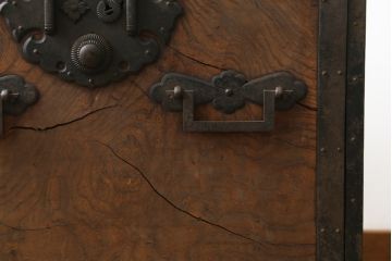 和製アンティーク　明治期　完全オリジナル品　総欅(ケヤキ)材　歴史を感じる酒田船箪笥(帳箱型、帳場箪笥、和タンス、舟箪笥、小箪笥、小物収納、収納箪笥、引き出し)(R-083108)