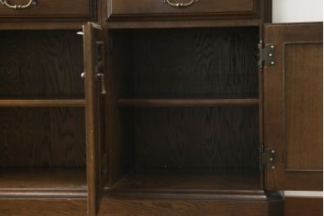 中古　美品　カリモク家具(karimoku)　希少な廃番品!!　domani(ドマーニ)　QUEENS　LIFE(クイーンズライフ)　迫力のあるフルサイズのエレガントなキャビネット(飾り棚、収納棚、戸棚、食器棚、カップボード、ガラスケース、ショーケース、コレクションケース、キュリオケース)(R-083109)