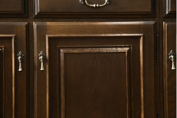 中古　美品　カリモク家具(karimoku)　希少な廃番品!!　domani(ドマーニ)　QUEENS　LIFE(クイーンズライフ)　迫力のあるフルサイズのエレガントなキャビネット(飾り棚、収納棚、戸棚、食器棚、カップボード、ガラスケース、ショーケース、コレクションケース、キュリオケース)(R-083109)