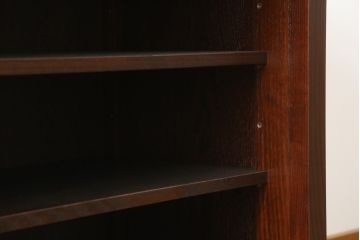 中古　美品!!　三面栗(クリ)材　落ち着いたデザインの二段重ね水屋箪笥(キャビネット、食器棚、カップボード、収納棚、戸棚、バラ売り可能)(R-083111)
