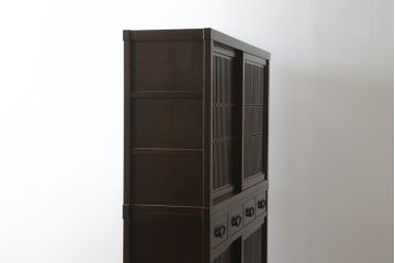 中古　美品!!　三面栗(クリ)材　落ち着いたデザインの二段重ね水屋箪笥(キャビネット、食器棚、カップボード、収納棚、戸棚、バラ売り可能)(R-083111)