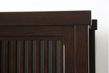 中古　美品!!　三面栗(クリ)材　落ち着いたデザインの二段重ね水屋箪笥(キャビネット、食器棚、カップボード、収納棚、戸棚、バラ売り可能)(R-083111)