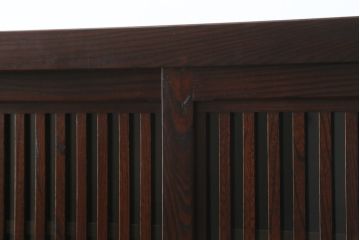 中古　美品!!　三面栗(クリ)材　落ち着いたデザインの二段重ね水屋箪笥(キャビネット、食器棚、カップボード、収納棚、戸棚、バラ売り可能)(R-083111)