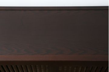 中古　美品!!　三面栗(クリ)材　落ち着いたデザインの水屋箪笥サイドボード(リビングボード、サイドキャビネット、食器棚、カップボード、収納棚、戸棚)(R-083112)
