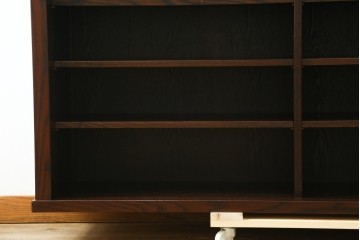 中古　美品!!　三面栗(クリ)材　落ち着いたデザインの水屋箪笥サイドボード　(R-083112)