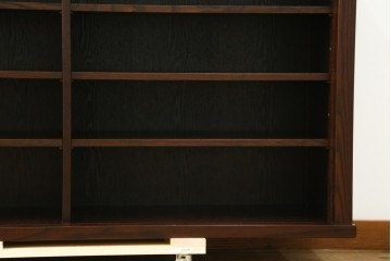 中古　美品!!　三面栗(クリ)材　落ち着いたデザインの水屋箪笥サイドボード　(R-083112)