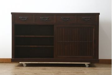 中古　美品!!　三面栗(クリ)材　引き出し4杯付き　落ち着いたデザインの水屋箪笥サイドボード(リビングボード、サイドキャビネット、食器棚、カップボード、収納棚、戸棚)(R-083113)
