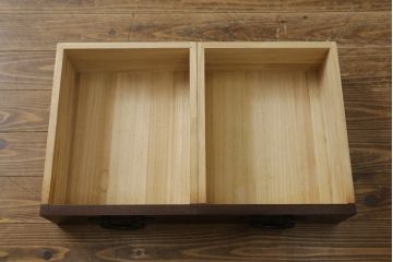 中古　美品!!　三面栗(クリ)材　引き出し4杯付き　落ち着いたデザインの水屋箪笥サイドボード(リビングボード、サイドキャビネット、食器棚、カップボード、収納棚、戸棚)(R-083113)