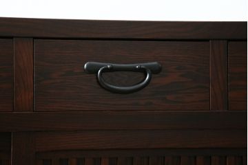 中古　美品!!　三面栗(クリ)材　引き出し4杯付き　落ち着いたデザインの水屋箪笥サイドボード(リビングボード、サイドキャビネット、食器棚、カップボード、収納棚、戸棚)(R-083113)