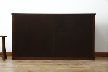 中古　美品!!　三面栗(クリ)材　引き出し4杯付き　落ち着いたデザインの水屋箪笥サイドボード(リビングボード、サイドキャビネット、食器棚、カップボード、収納棚、戸棚)(R-083113)