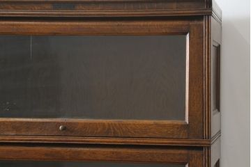 和製アンティーク　高級品!!　黒澤貞次郎　作業台付き　古い楢(ナラ)材のスライド扉　山葉(ヤマハ)家具風の上質なスタッキングブックケース(本棚、本箱、書棚、戸棚、収納棚、キャビネット)(R-083115)