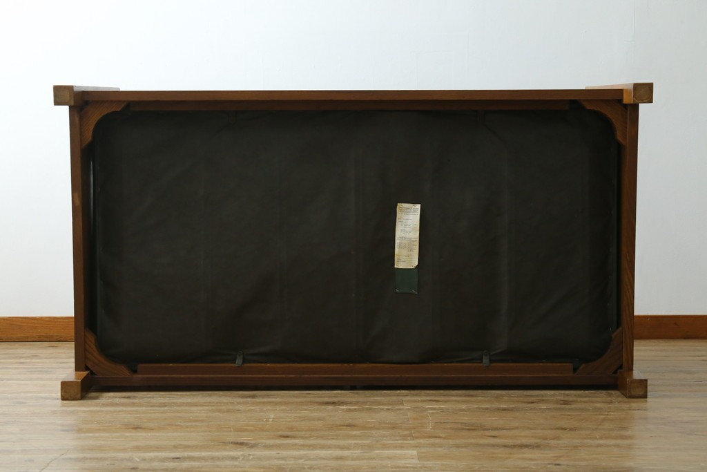 中古　美品!!　高級品　アメリカ　Stickley(スティックレー、スティックレイ)　オーク材　本革(レザー)　直線を基調とした縦格子が美しいデザインの2Pソファ　(R-083117)