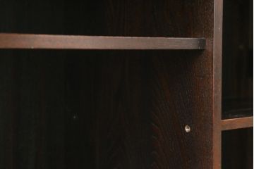 中古　超美品!!　三面欅(ケヤキ)材　格子戸　職人技が光る頑丈で丁寧な作りの水屋箪笥(キャビネット、食器棚、カップボード、収納棚、戸棚)(R-083120)