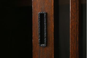 中古　超美品!!　三面欅(ケヤキ)材　格子戸　職人技が光る頑丈で丁寧な作りの水屋箪笥(キャビネット、食器棚、カップボード、収納棚、戸棚)(R-083120)