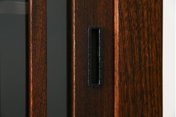 中古　超美品!!　三面欅(ケヤキ)材　格子戸　職人技が光る頑丈で丁寧な作りの水屋箪笥(キャビネット、食器棚、カップボード、収納棚、戸棚)(R-083120)