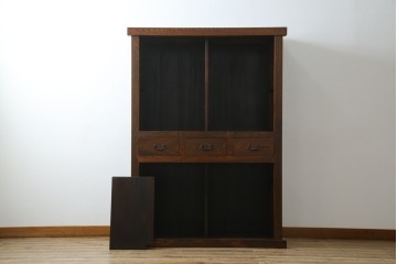 中古　超美品!!　三面欅(ケヤキ)材　格子戸　職人技が光る頑丈で丁寧な作りの水屋箪笥(キャビネット、食器棚、カップボード、収納棚、戸棚)(R-083120)