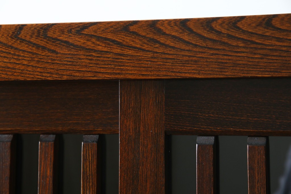 中古　超美品!!　三面欅(ケヤキ)材　格子戸　職人技が光る頑丈で丁寧な作りの水屋箪笥(キャビネット、食器棚、カップボード、収納棚、戸棚)(R-083120)