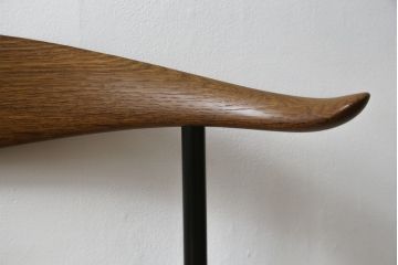 中古　美品　北欧家具　老舗家具メーカー CARL HANSEN & SON(カール・ハンセン&サン)　ハンス J. ウェグナー(HANS J. WEGNER)デザイン　CH88P　洗練されたデザインが目を引くチェア(ダイニングチェア、アームレスチェア、オフィスチェア、板座チェア、イス、椅子)(R-083124)
