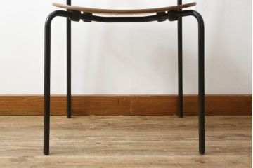 中古　美品　北欧家具　老舗家具メーカー CARL HANSEN & SON(カール・ハンセン&サン)　ハンス J. ウェグナー(HANS J. WEGNER)デザイン　CH88P　洗練されたデザインが目を引くチェア(ダイニングチェア、アームレスチェア、オフィスチェア、板座チェア、イス、椅子)(R-083124)