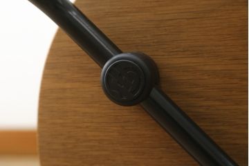 中古　美品　北欧家具　老舗家具メーカー CARL HANSEN & SON(カール・ハンセン&サン)　ハンス J. ウェグナー(HANS J. WEGNER)デザイン　CH88P　洗練されたデザインが目を引くチェア(ダイニングチェア、アームレスチェア、オフィスチェア、板座チェア、イス、椅子)(R-083124)