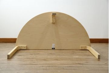 中古　超美品　フィンランド　Artek(アルテック)　Alvar Aalto(アルヴァ・アアルト)デザイン　95テーブル　ナチュラルラッカー　木のぬくもりと優しいフォルムが素敵なセミサークルテーブル(ラウンドテーブル、ダイニングテーブル、食卓、半円、半月型、北欧)(定価約22万円)(R-083125)