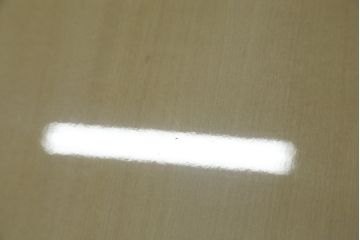 中古　美品　IDC大塚家具　デコレ　府中家具　シンプルかつモダンなデザインの引き出し付きナイトテーブル(サイドテーブル、飾り台、電話台、エンドテーブル、サイドチェスト)(R-083126)