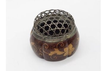 時代物　大名道具　金蒔絵　梨地　阿古陀　香炉(花唐草、籠目火屋、木製、漆器、漆芸、仏具、茶道具、木箱付き)(R-083127)