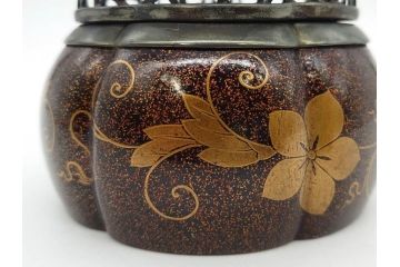 時代物　大名道具　金蒔絵　梨地　阿古陀　香炉(花唐草、籠目火屋、木製、漆器、漆芸、仏具、茶道具、木箱付き)(R-083127)