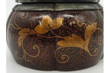 時代物　大名道具　金蒔絵　梨地　阿古陀　香炉(花唐草、籠目火屋、木製、漆器、漆芸、仏具、茶道具、木箱付き)(R-083127)