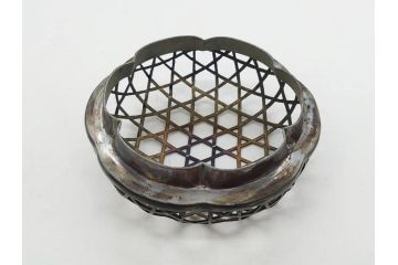 時代物　大名道具　金蒔絵　梨地　阿古陀　香炉(花唐草、籠目火屋、木製、漆器、漆芸、仏具、茶道具、木箱付き)(R-083127)