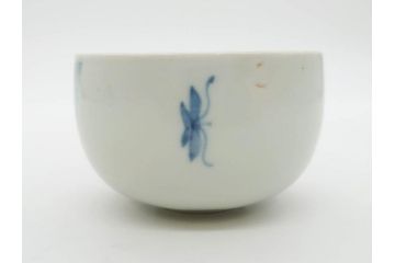 江戸期　古伊万里　染付　柳文が目を引く湯呑み2客セット(湯のみ、ぐい呑み、煎茶、茶器、和食器)(R-083129)