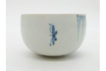 江戸期　古伊万里　染付　柳文が目を引く湯呑み2客セット(湯のみ、ぐい呑み、煎茶、茶器、和食器)(R-083129)