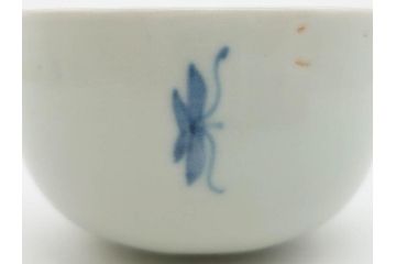 江戸期　古伊万里　染付　柳文が目を引く湯呑み2客セット(湯のみ、ぐい呑み、煎茶、茶器、和食器)(R-083129)