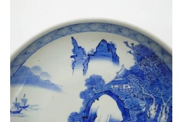 江戸期　古伊万里　染付　約33cm　1尺　大皿　緻密に描かれた山水図が見事な大鉢(深鉢、和皿、和食器、一尺)(R-083130)