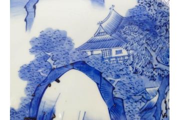 江戸期　古伊万里　染付　約33cm　1尺　大皿　緻密に描かれた山水図が見事な大鉢(深鉢、和皿、和食器、一尺)(R-083130)