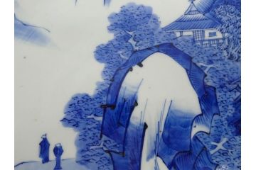 江戸期　古伊万里　染付　約33cm　1尺　大皿　緻密に描かれた山水図が見事な大鉢(深鉢、和皿、和食器、一尺)(R-083130)