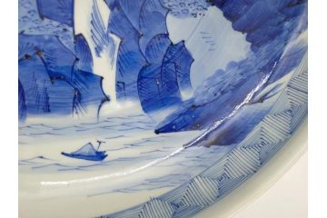 江戸期　古伊万里　染付　約33cm　1尺　大皿　緻密に描かれた山水図が見事な大鉢(深鉢、和皿、和食器、一尺)(R-083130)