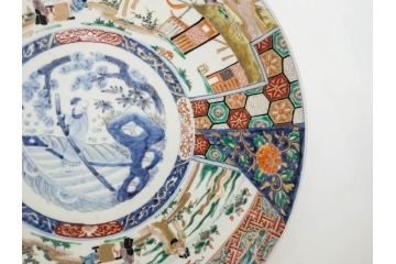 江戸期　古伊万里　染付　色絵　金彩　松竹梅　約46cm　1尺5寸　華やかで凝った意匠が目を引く大皿(人物、鳳凰、桐、和皿、和食器、一尺五寸)(R-083132)