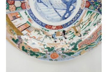 江戸期　古伊万里　染付　色絵　金彩　松竹梅　約46cm　1尺5寸　華やかで凝った意匠が目を引く大皿(人物、鳳凰、桐、和皿、和食器、一尺五寸)(R-083132)