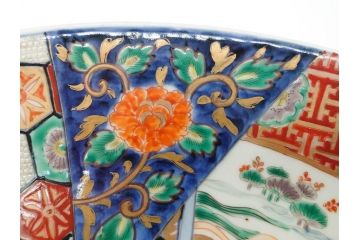 江戸期　古伊万里　染付　色絵　金彩　松竹梅　約46cm　1尺5寸　華やかで凝った意匠が目を引く大皿(人物、鳳凰、桐、和皿、和食器、一尺五寸)(R-083132)