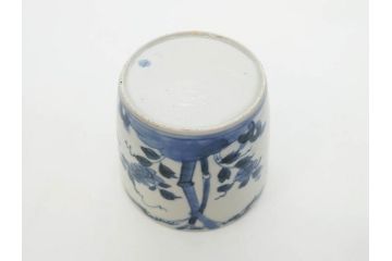 江戸期　古伊万里　染付　渦福　様々な用途に使える猪口4客セット(ススキ、竹、五葉若葉、そば猪口、蕎麦猪口、酒器、杯、盃、おちょこ、湯呑み、湯のみ、和食器)(R-083134)