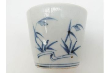 江戸期　古伊万里　染付　渦福　様々な用途に使える猪口4客セット(ススキ、竹、五葉若葉、そば猪口、蕎麦猪口、酒器、杯、盃、おちょこ、湯呑み、湯のみ、和食器)(R-083134)