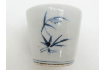 江戸期　古伊万里　染付　渦福　様々な用途に使える猪口4客セット(ススキ、竹、五葉若葉、そば猪口、蕎麦猪口、酒器、杯、盃、おちょこ、湯呑み、湯のみ、和食器)(R-083134)