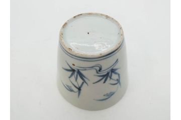 江戸期　古伊万里　染付　渦福　様々な用途に使える猪口4客セット(ススキ、竹、五葉若葉、そば猪口、蕎麦猪口、酒器、杯、盃、おちょこ、湯呑み、湯のみ、和食器)(R-083134)
