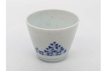 江戸期　古伊万里　染付　渦福　様々な用途に使える猪口4客セット(ススキ、竹、五葉若葉、そば猪口、蕎麦猪口、酒器、杯、盃、おちょこ、湯呑み、湯のみ、和食器)(R-083134)